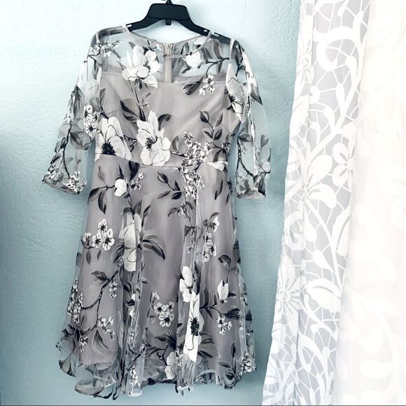Gray Floral Organza A-Line Dress Size XL - Picture 2 of 11